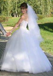 Продам свадебное белоснежное платье